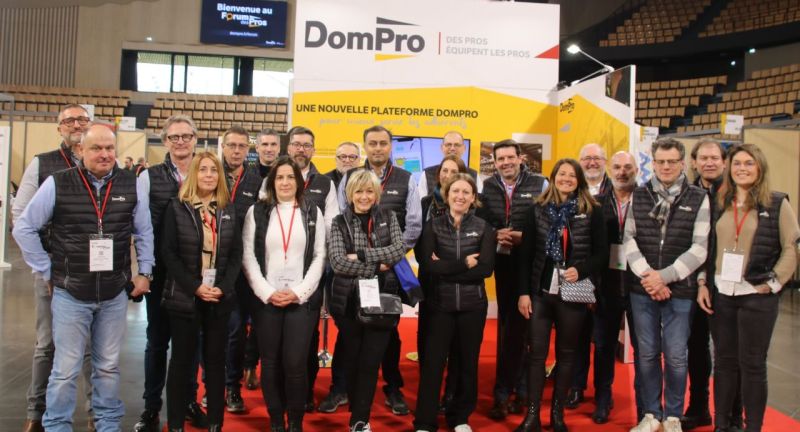 Photo de l'équipe DomPro au Forum des Pros 2023