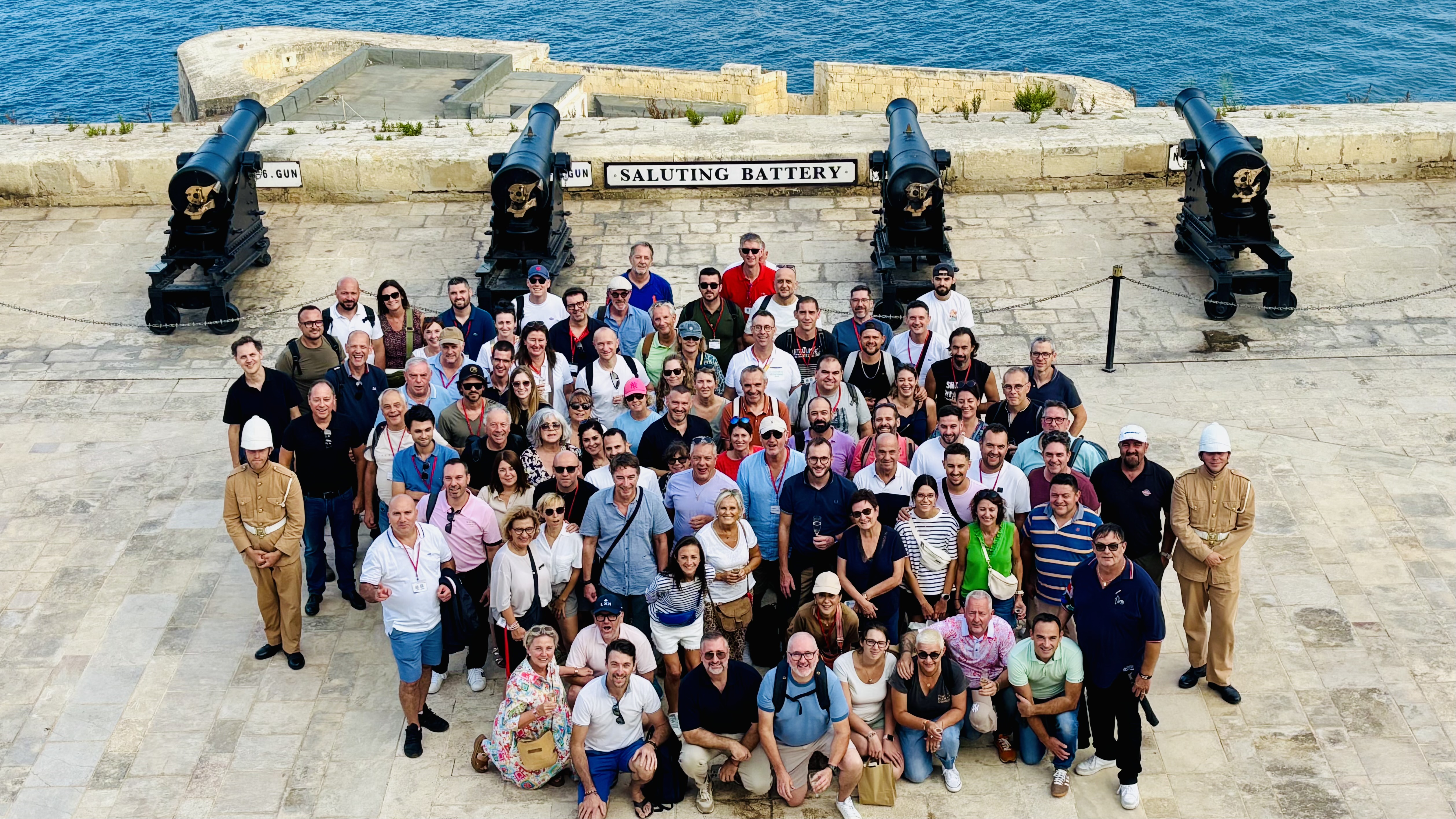 article.image.altText